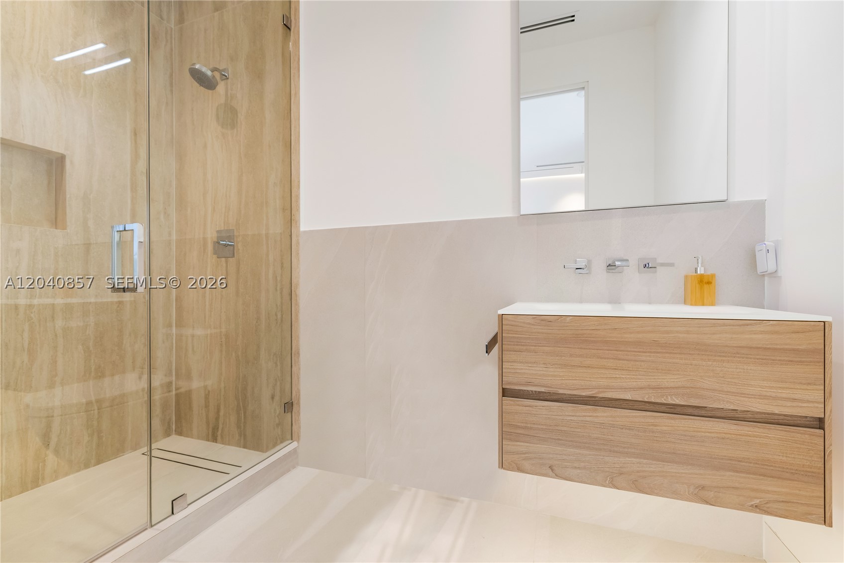 7180 E Lago Dr, Coral Gables FL 33143