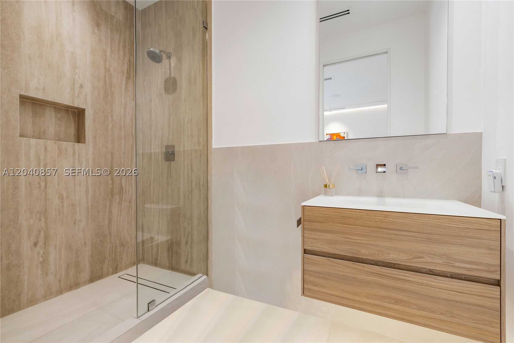 7180 E Lago Dr, Coral Gables FL 33143