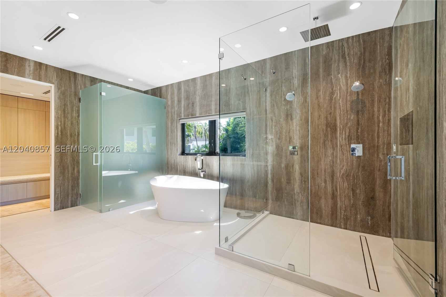 7180 E Lago Dr, Coral Gables FL 33143