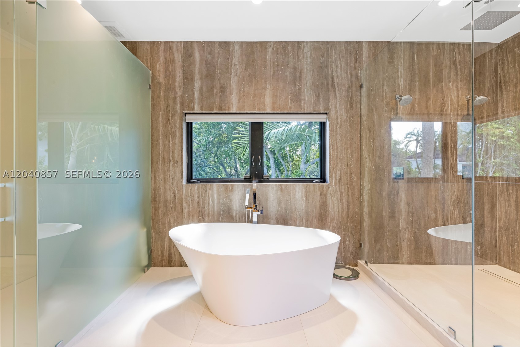 7180 E Lago Dr, Coral Gables FL 33143