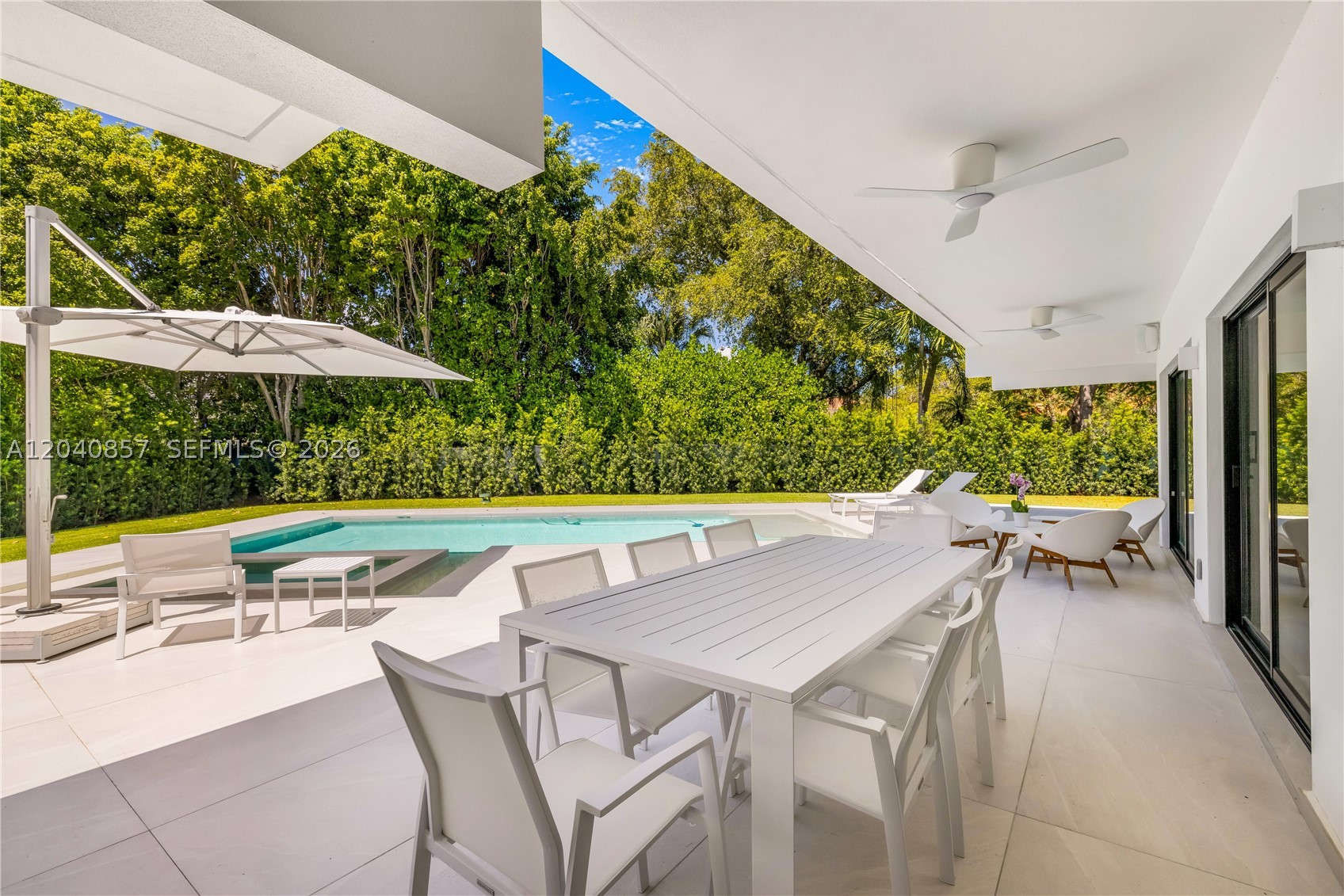 7180 E Lago Dr, Coral Gables FL 33143