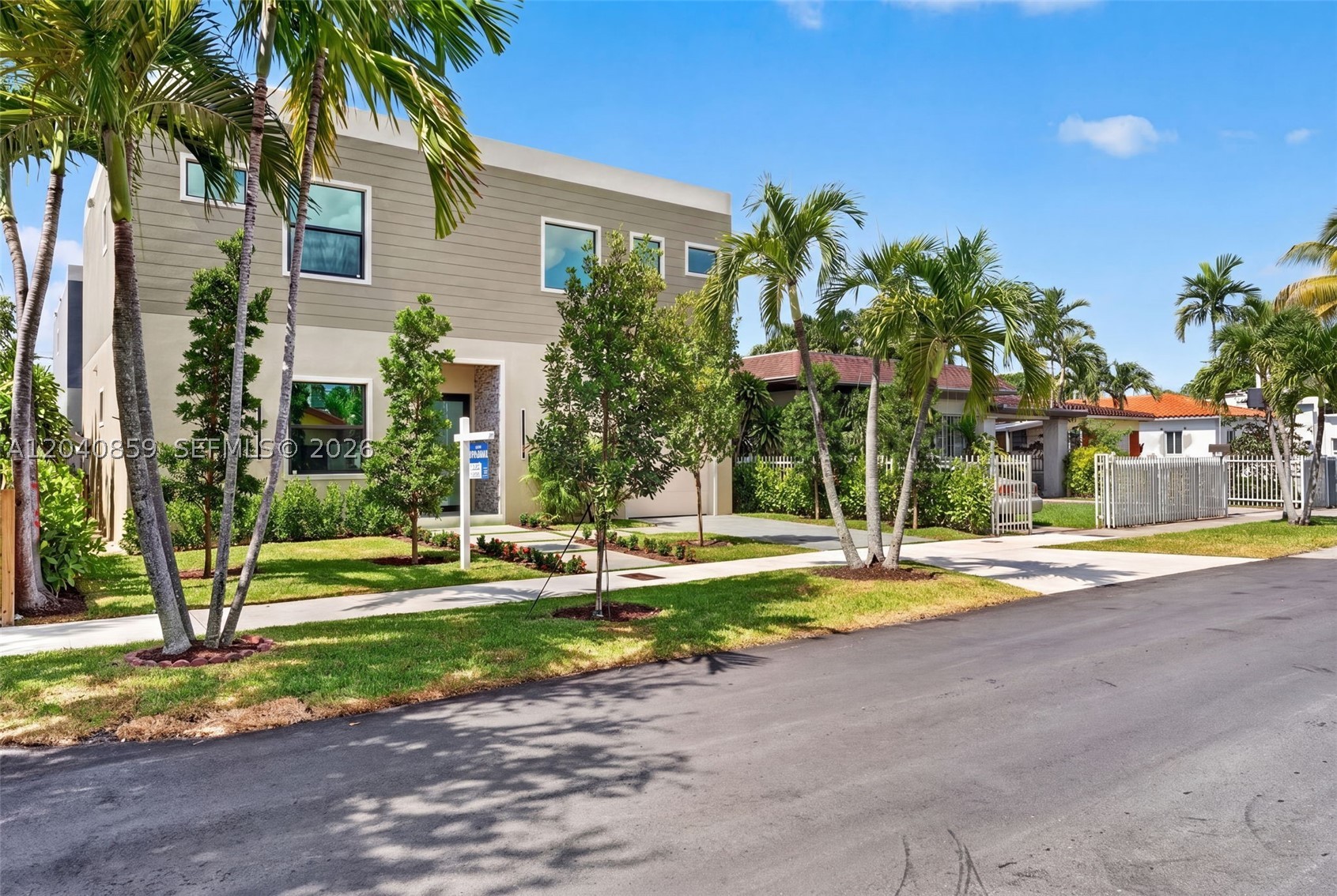 2240 SW 13th St, Miami FL 33145