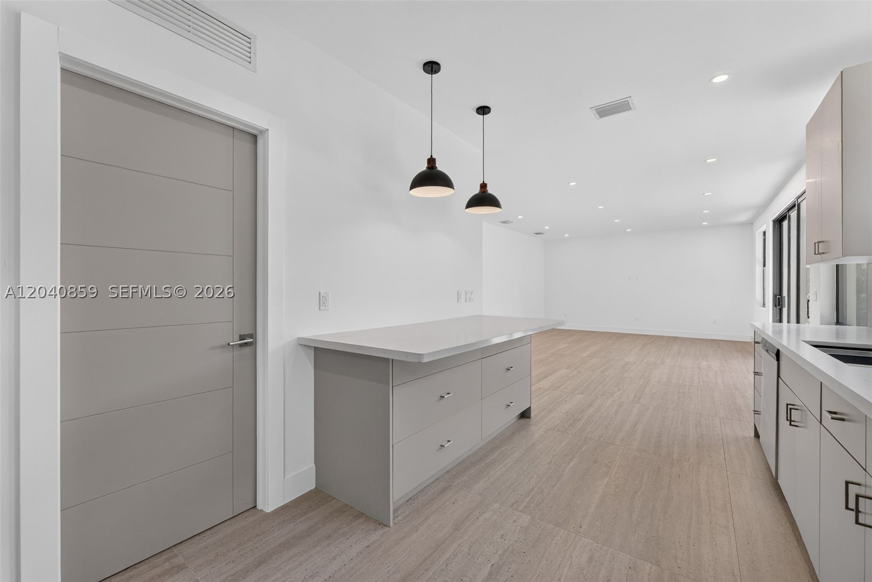 2240 SW 13th St, Miami FL 33145