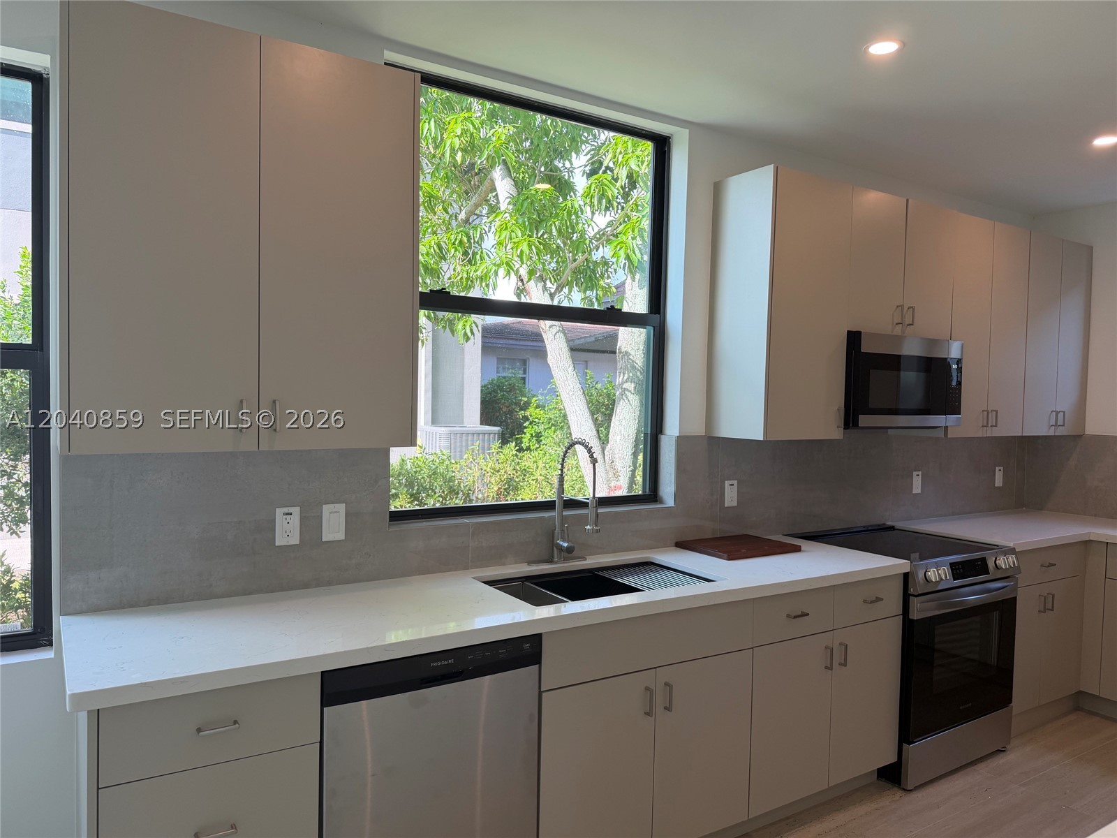 2240 SW 13th St, Miami FL 33145