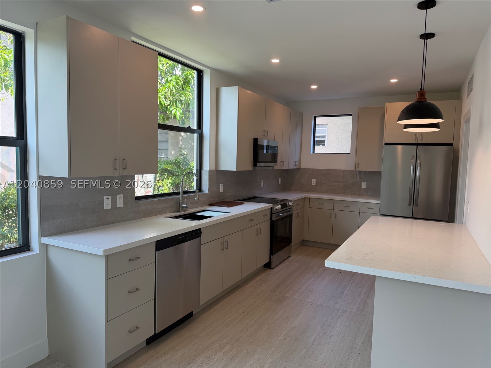 2240 SW 13th St, Miami FL 33145
