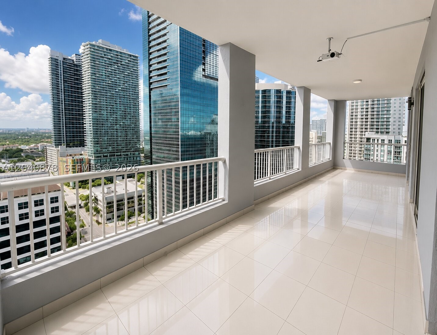 170 SE 14th St #2707, Miami FL 33131