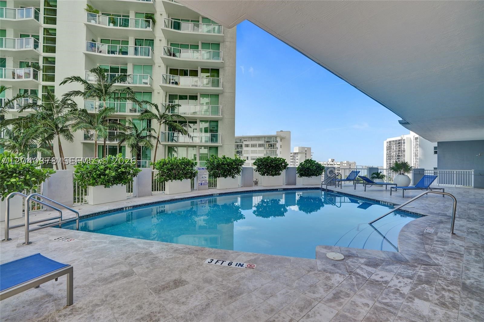 170 SE 14th St #2707, Miami FL 33131