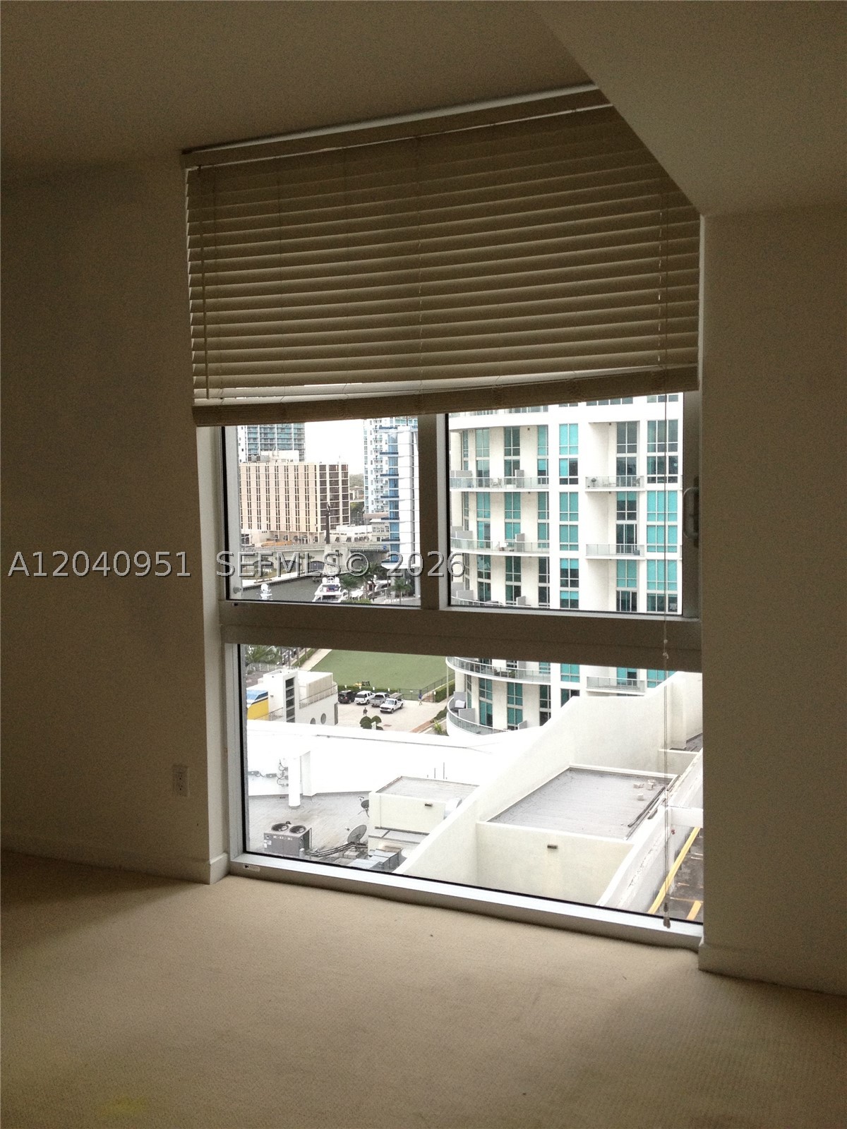 325 S Biscayne Blvd #1414, Miami FL 33131