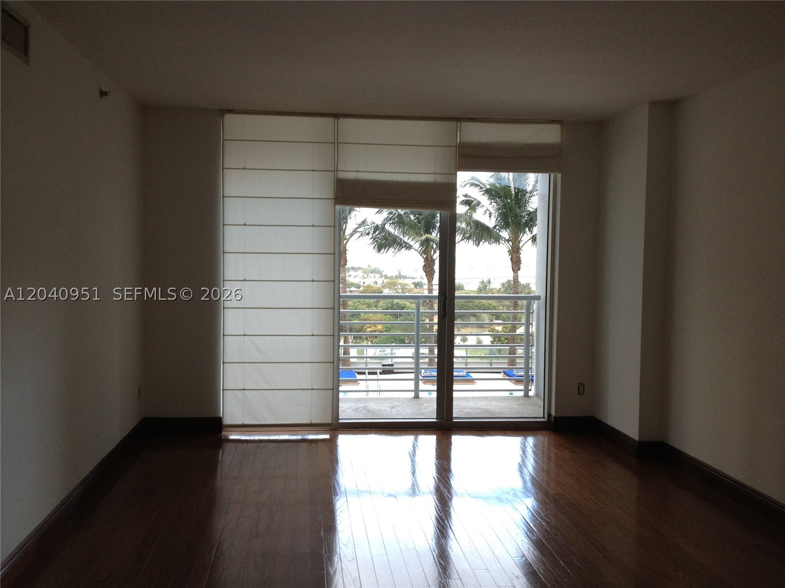 325 S Biscayne Blvd #1414, Miami FL 33131