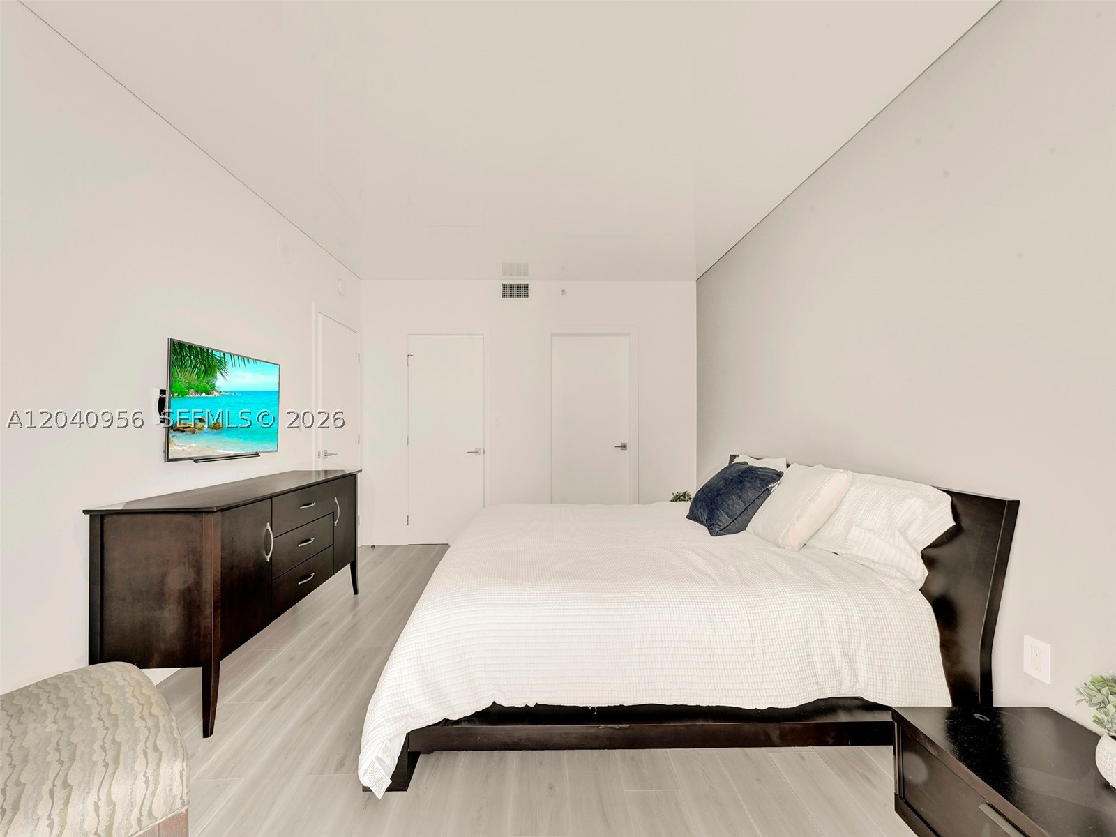 6365 Collins Ave #2407, Miami Beach FL 33141