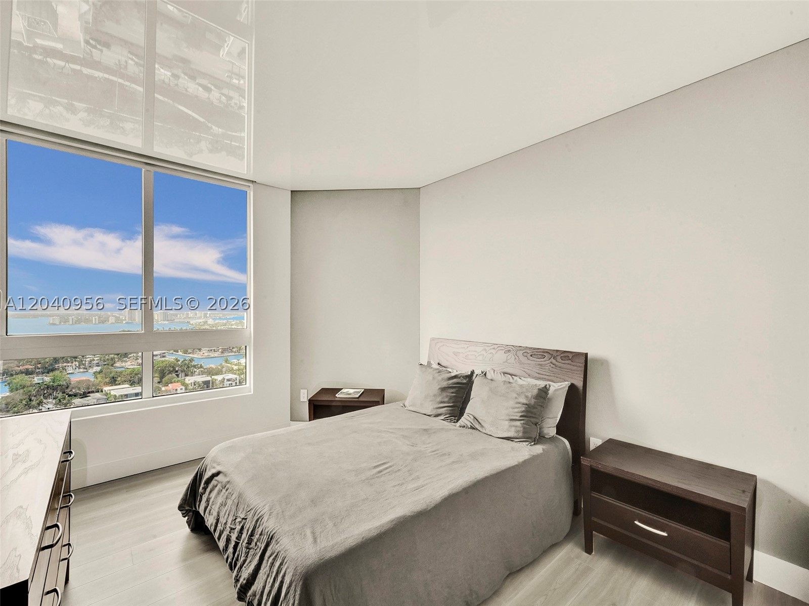 6365 Collins Ave #2407, Miami Beach FL 33141