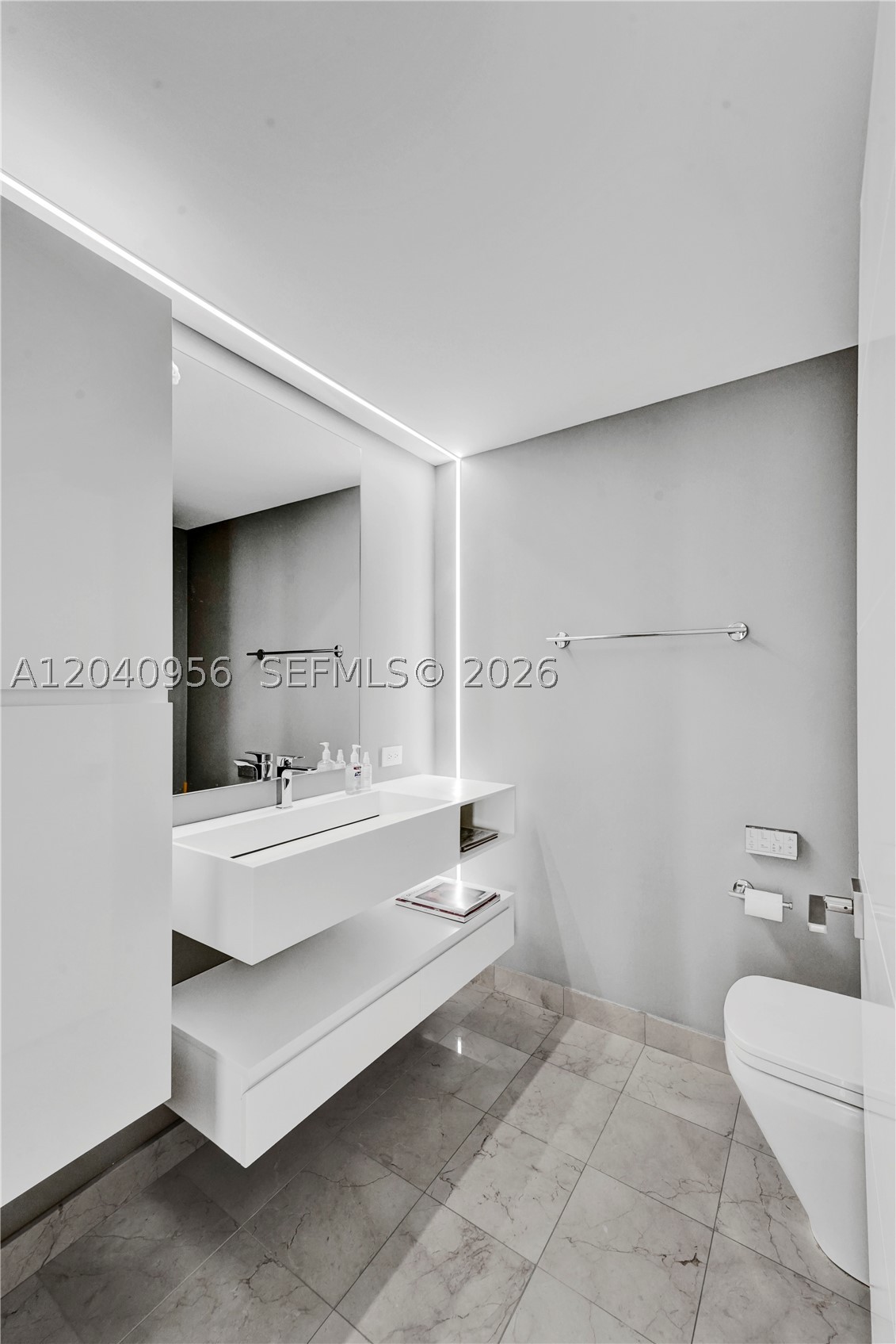 6365 Collins Ave #2407, Miami Beach FL 33141
