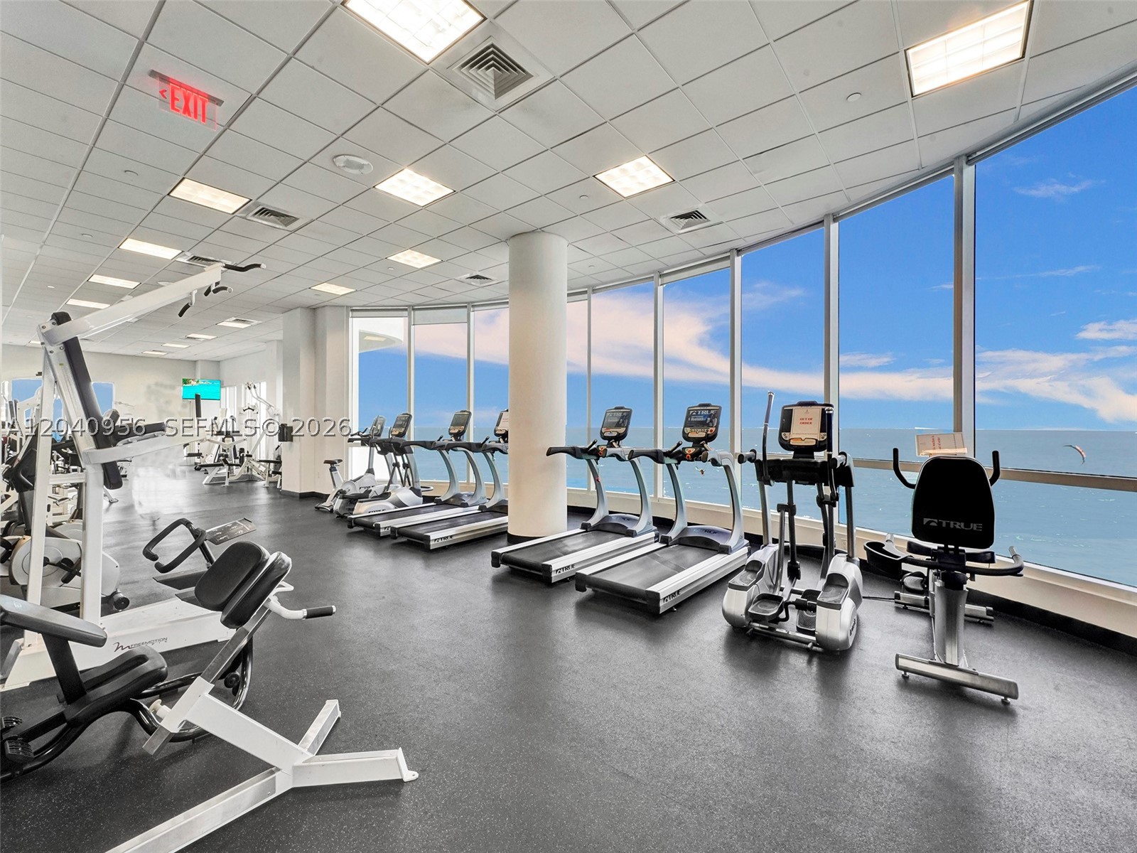 6365 Collins Ave #2407, Miami Beach FL 33141
