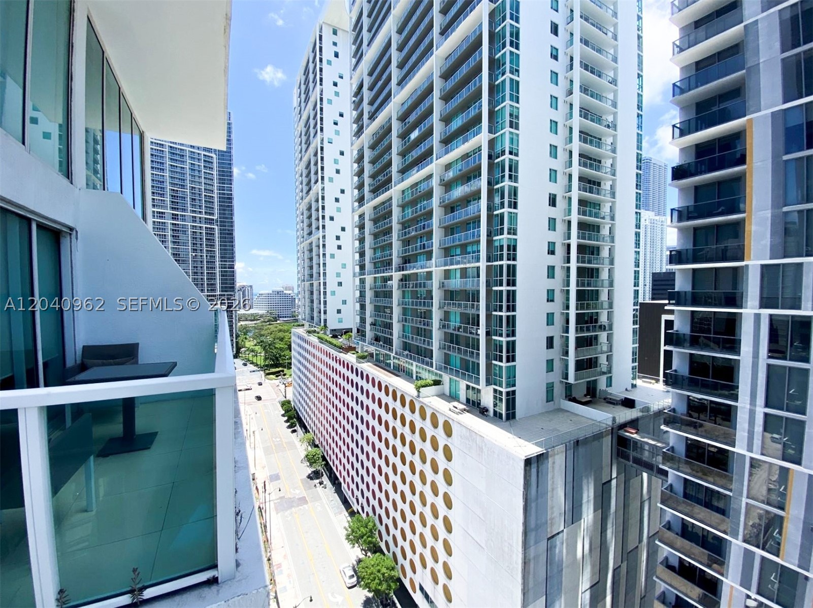 41 SE 5th St #1006, Miami FL 33131