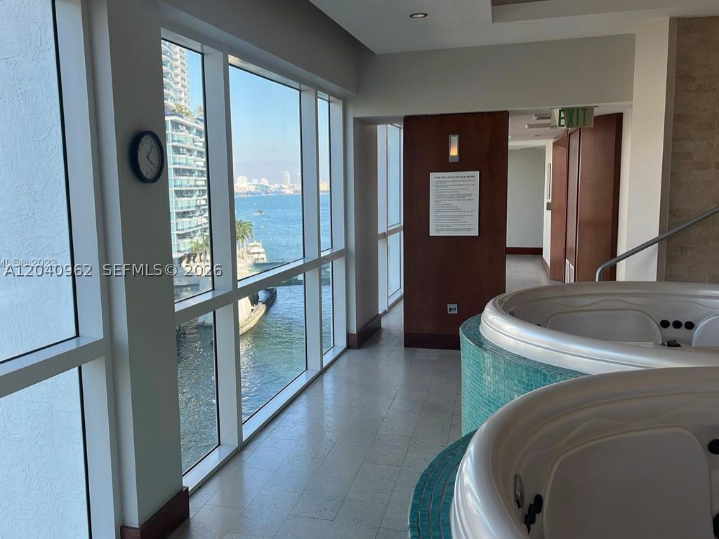 41 SE 5th St #1006, Miami FL 33131