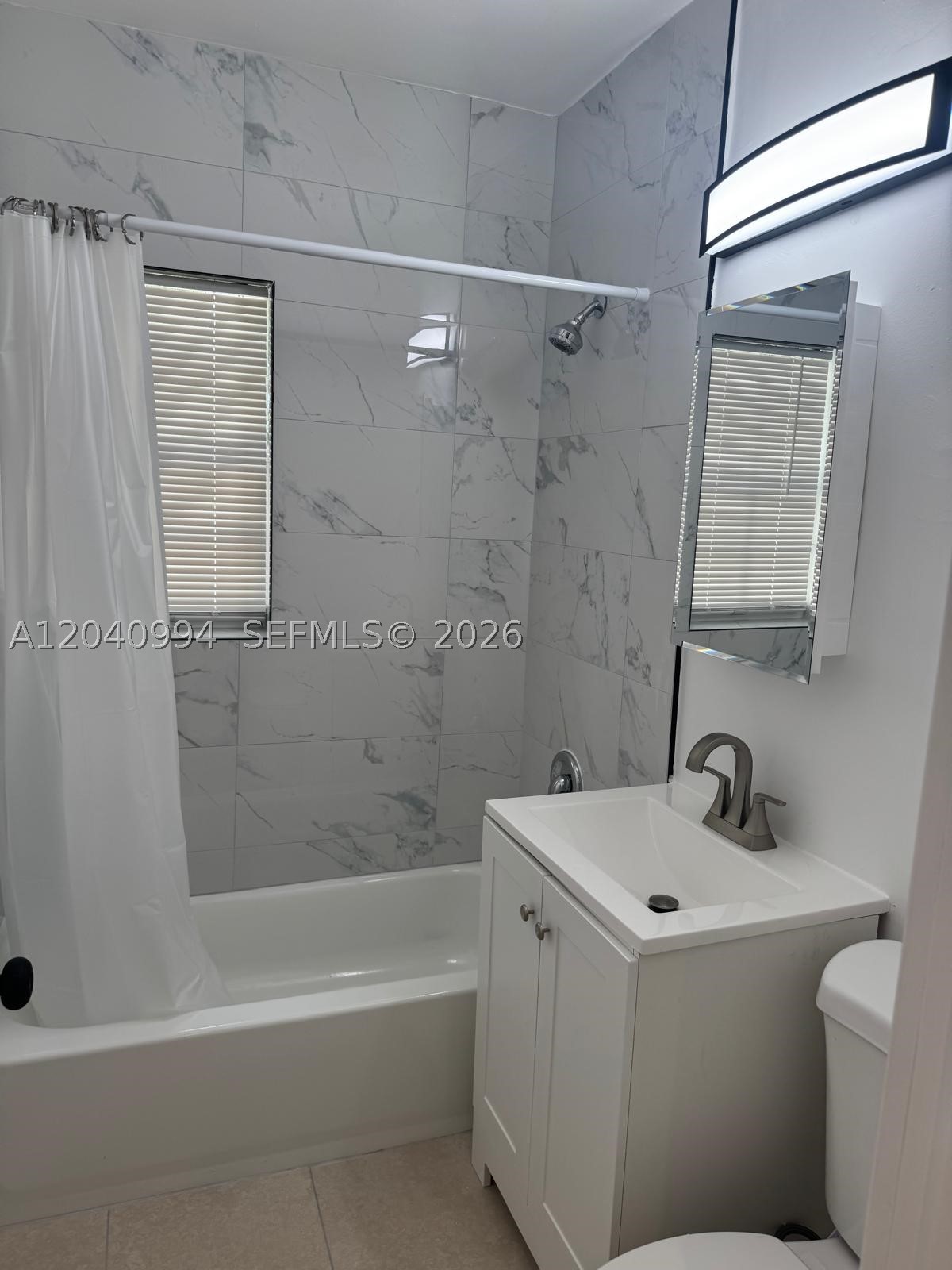 820 NE 141st St, North Miami FL 33161