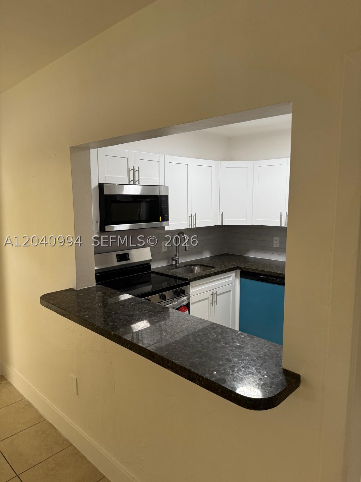 820 NE 141st St, North Miami FL 33161