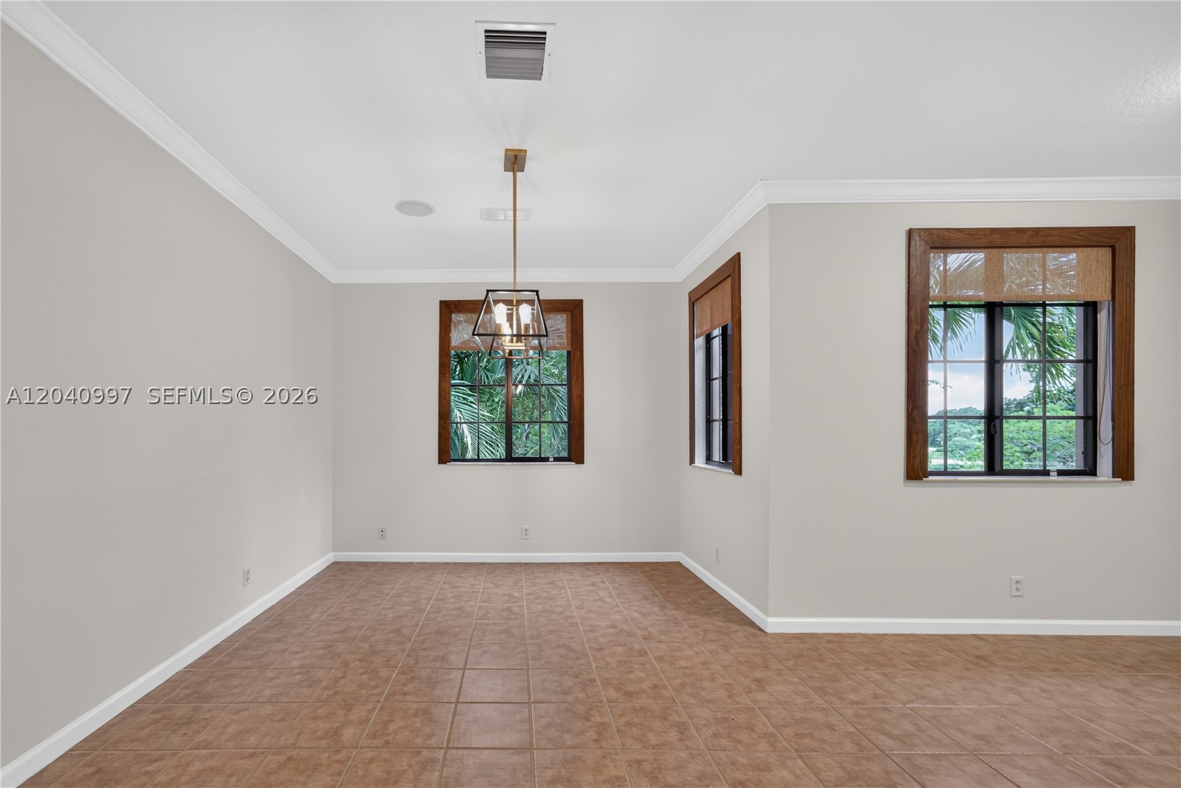 2767 Kinsington Cir #8-4, Weston FL 33332