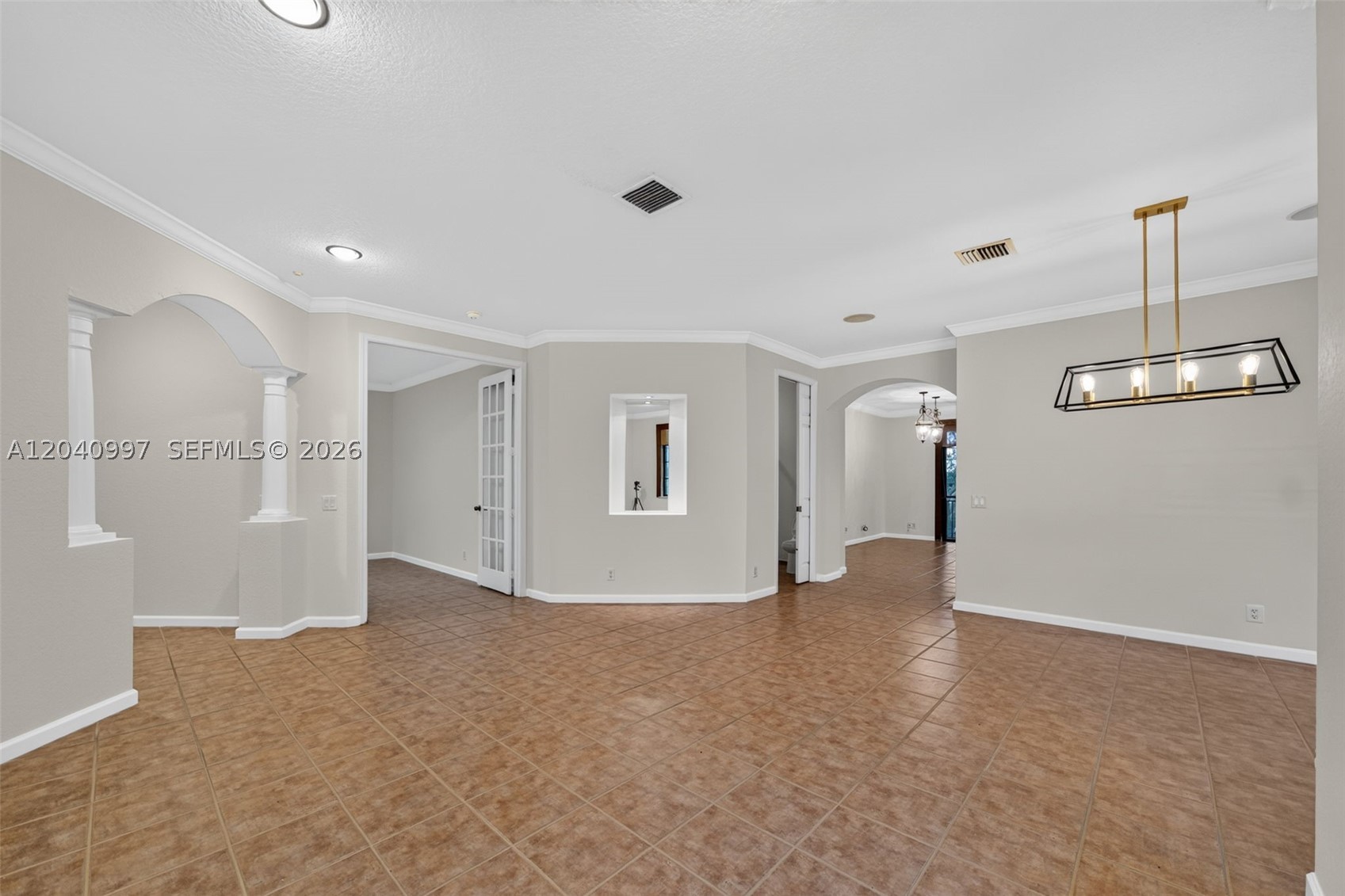 2767 Kinsington Cir #8-4, Weston FL 33332