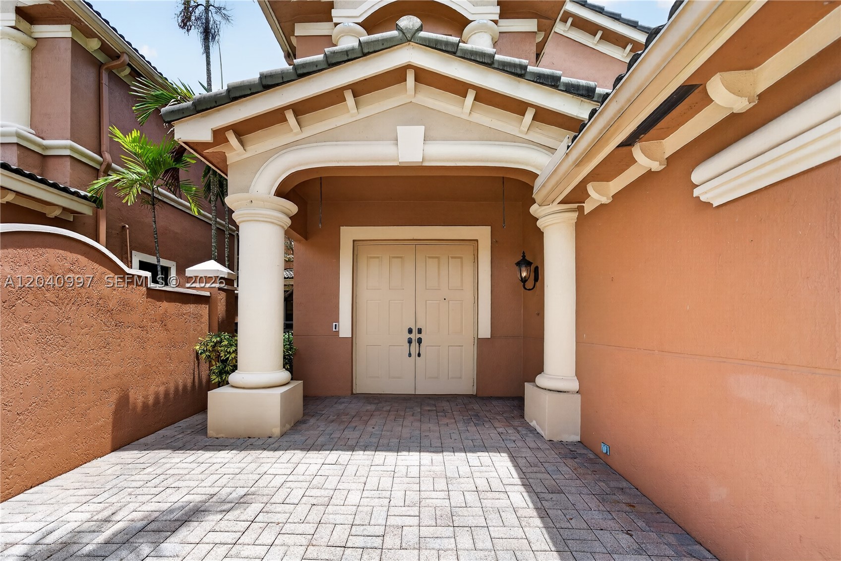 2767 Kinsington Cir #8-4, Weston FL 33332