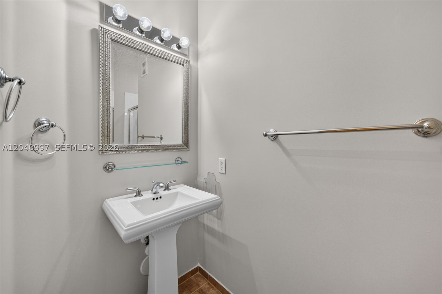 2767 Kinsington Cir #8-4, Weston FL 33332