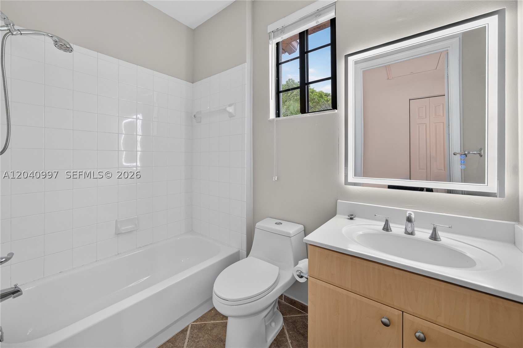 2767 Kinsington Cir #8-4, Weston FL 33332