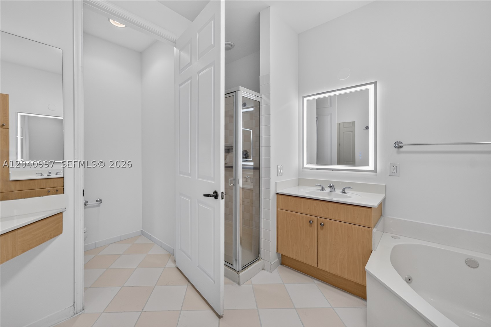 2767 Kinsington Cir #8-4, Weston FL 33332