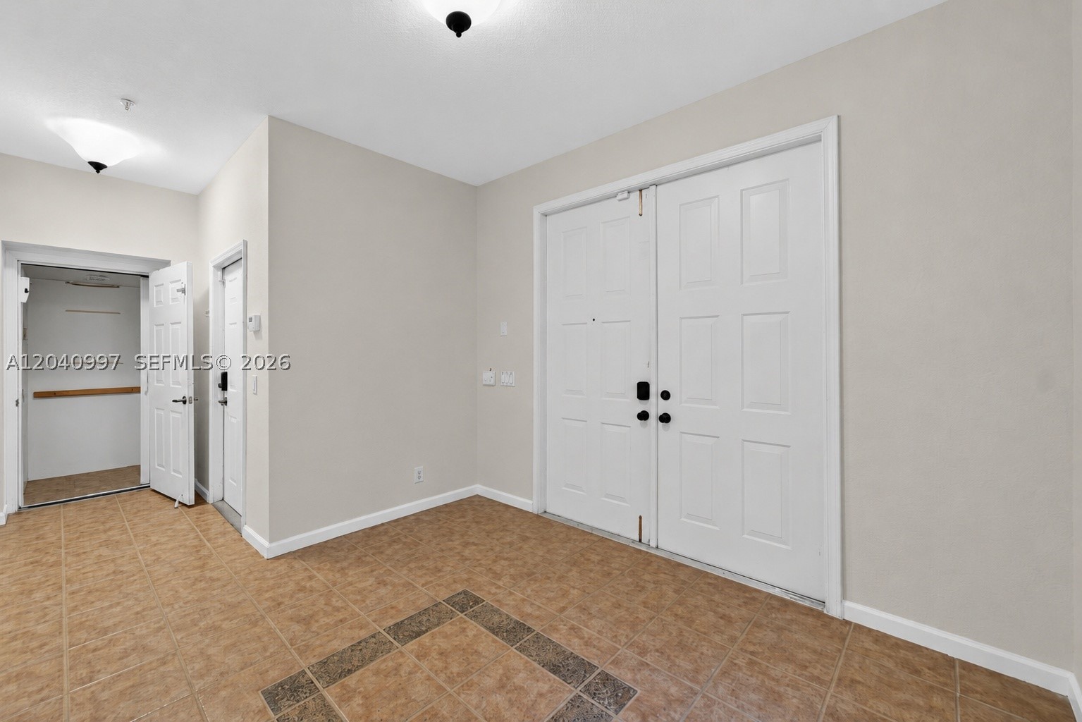 2767 Kinsington Cir #8-4, Weston FL 33332