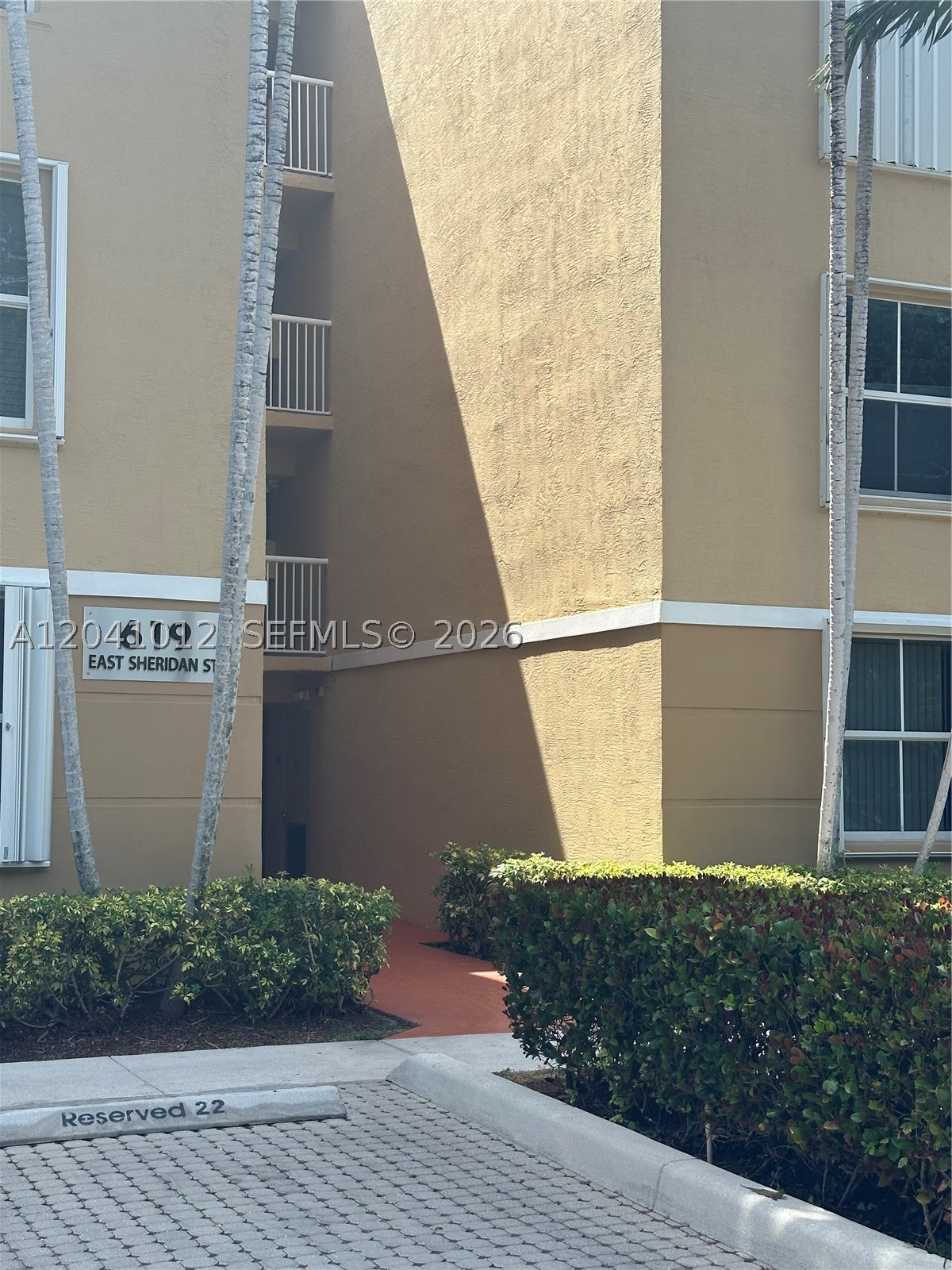 619 E Sheridan St #105, Dania Beach FL 33004