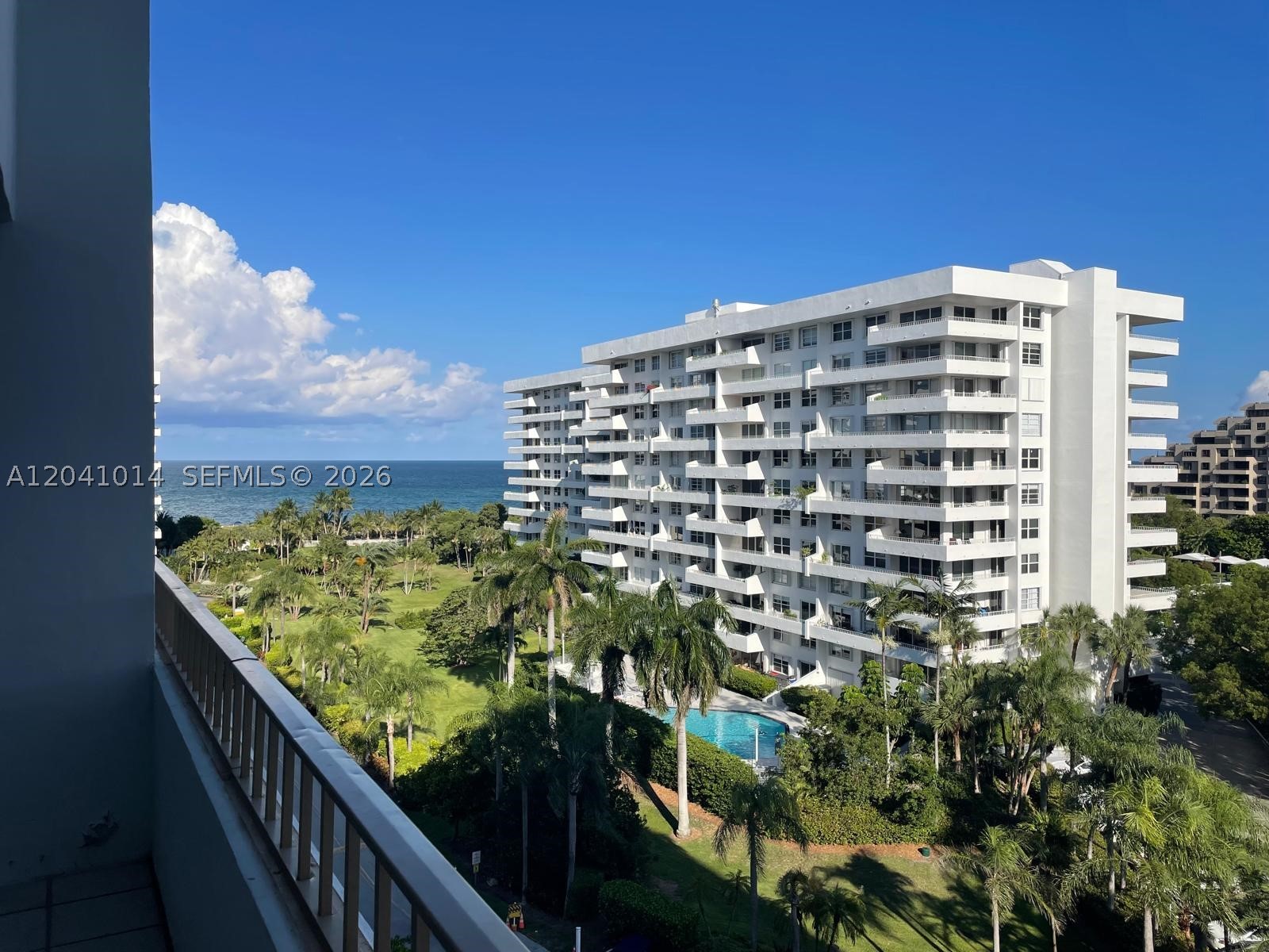 155 Ocean Lane Dr #811, Key Biscayne FL 33149