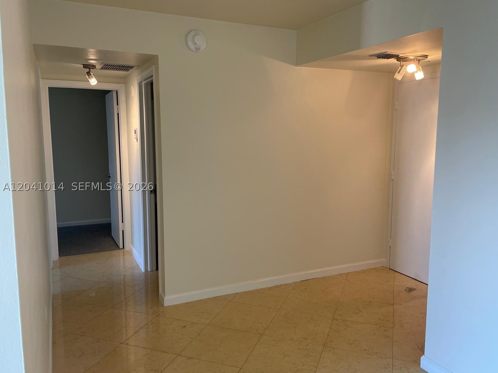 155 Ocean Lane Dr #811, Key Biscayne FL 33149