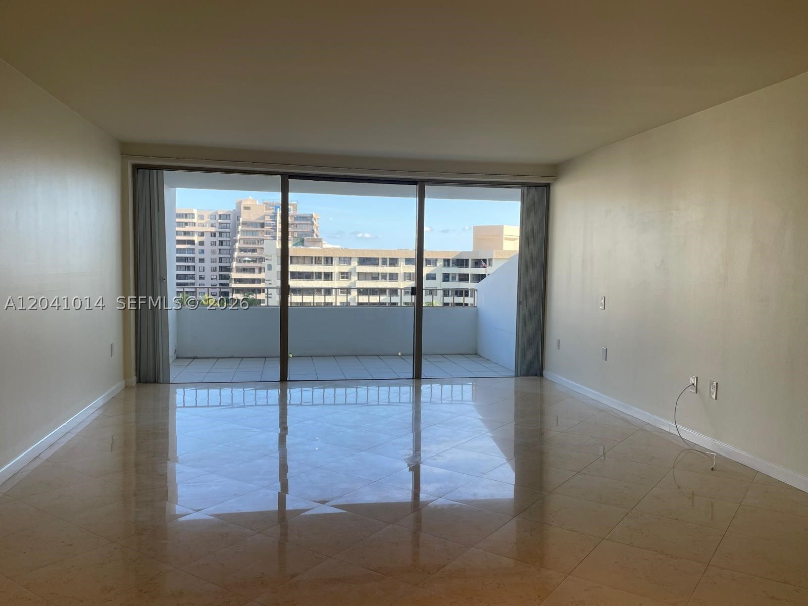 155 Ocean Lane Dr #811, Key Biscayne FL 33149