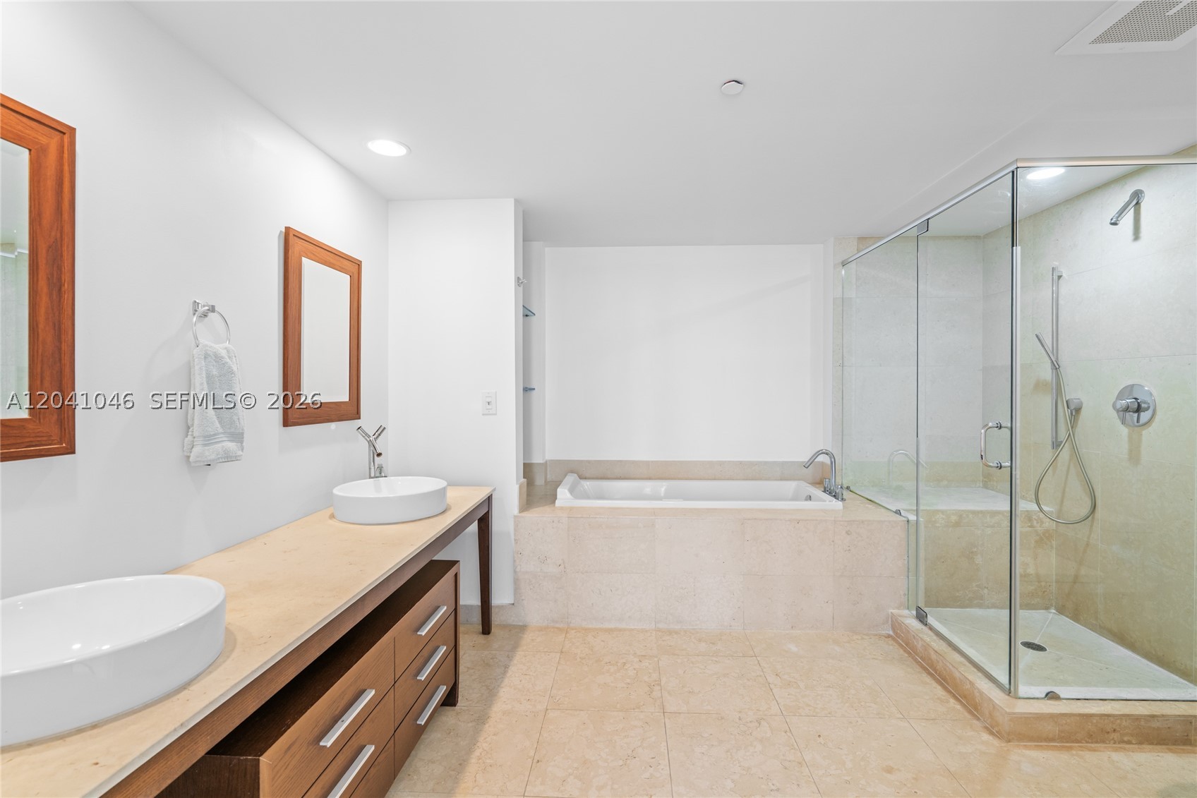 495 Brickell Ave #BAY807, Miami FL 33131