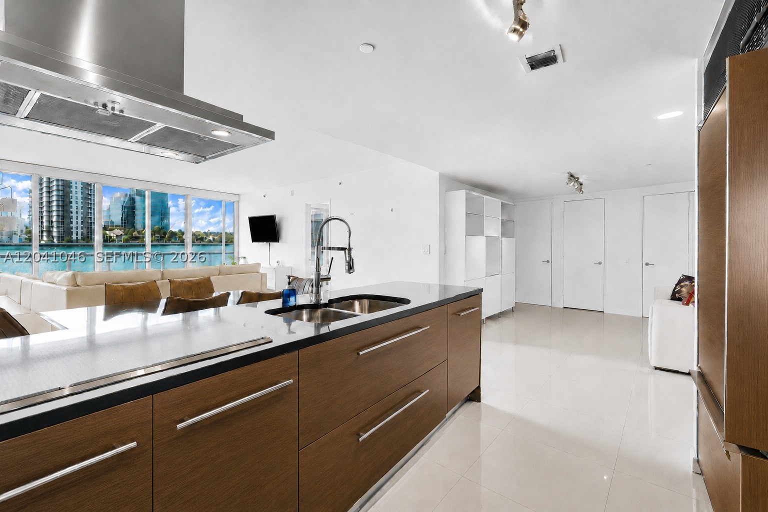 495 Brickell Ave #BAY807, Miami FL 33131