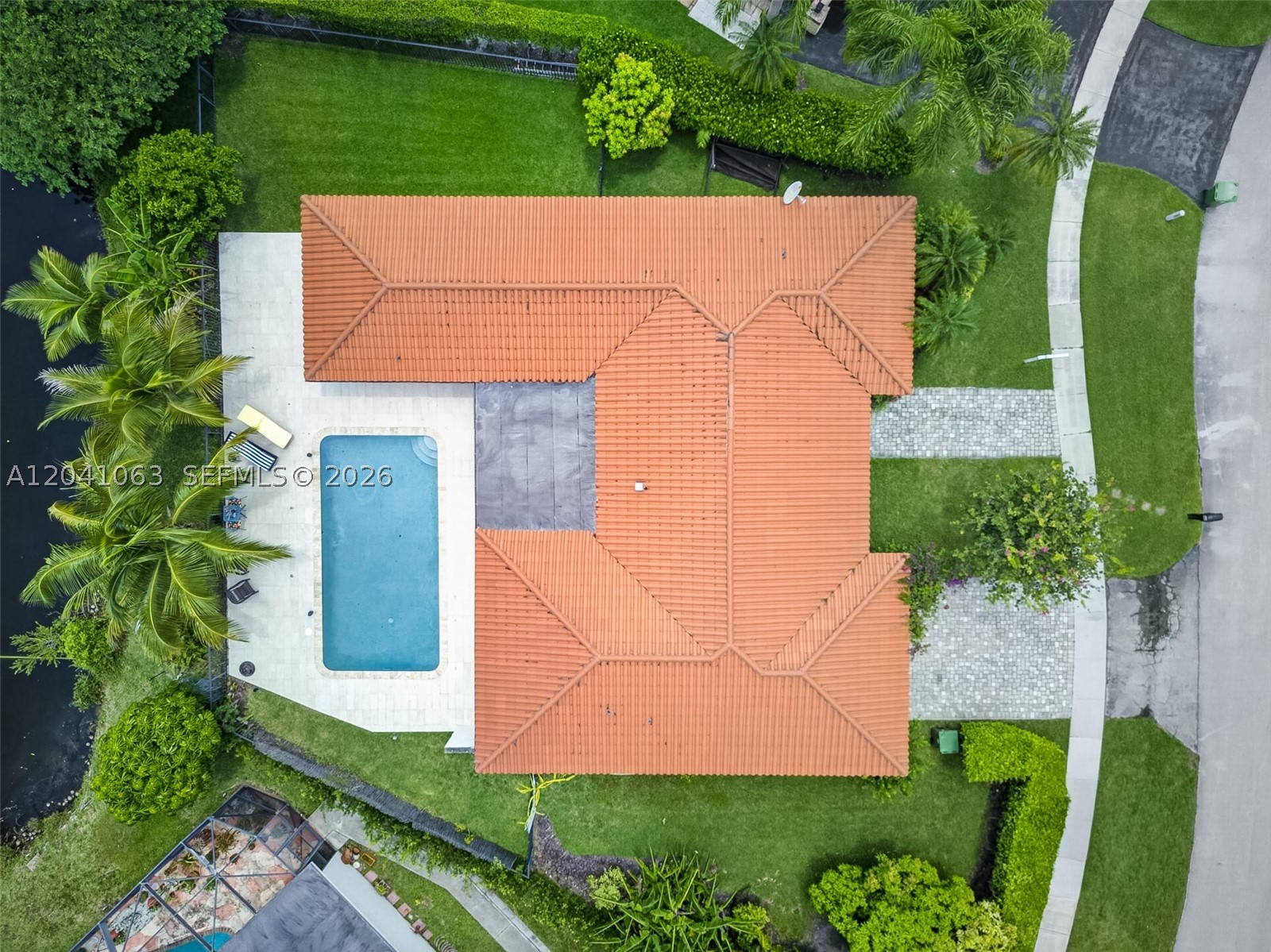 16641 Royal Poinciana Dr, Weston FL 33326