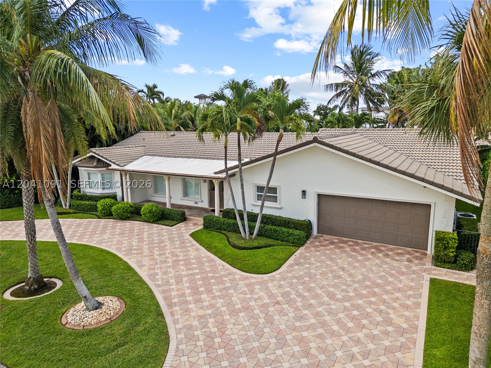 18 Eleuthera Dr, Ocean Ridge FL 33435