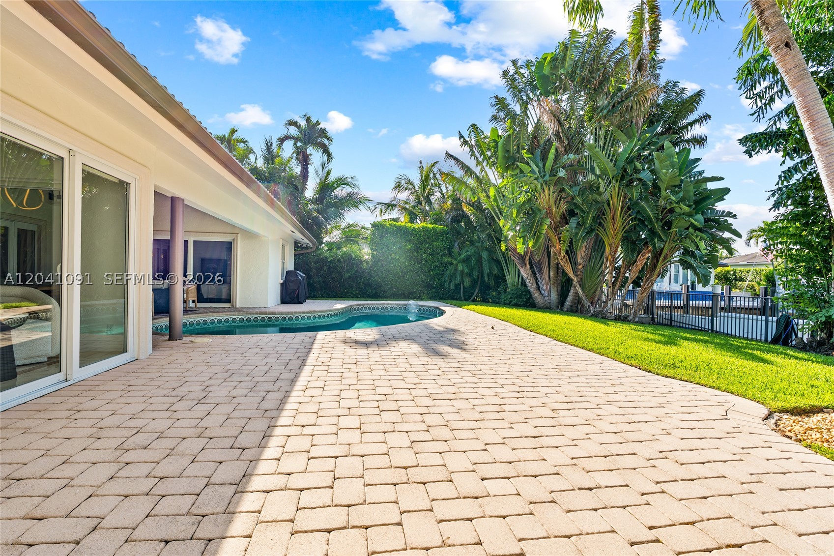 18 Eleuthera Dr, Ocean Ridge FL 33435
