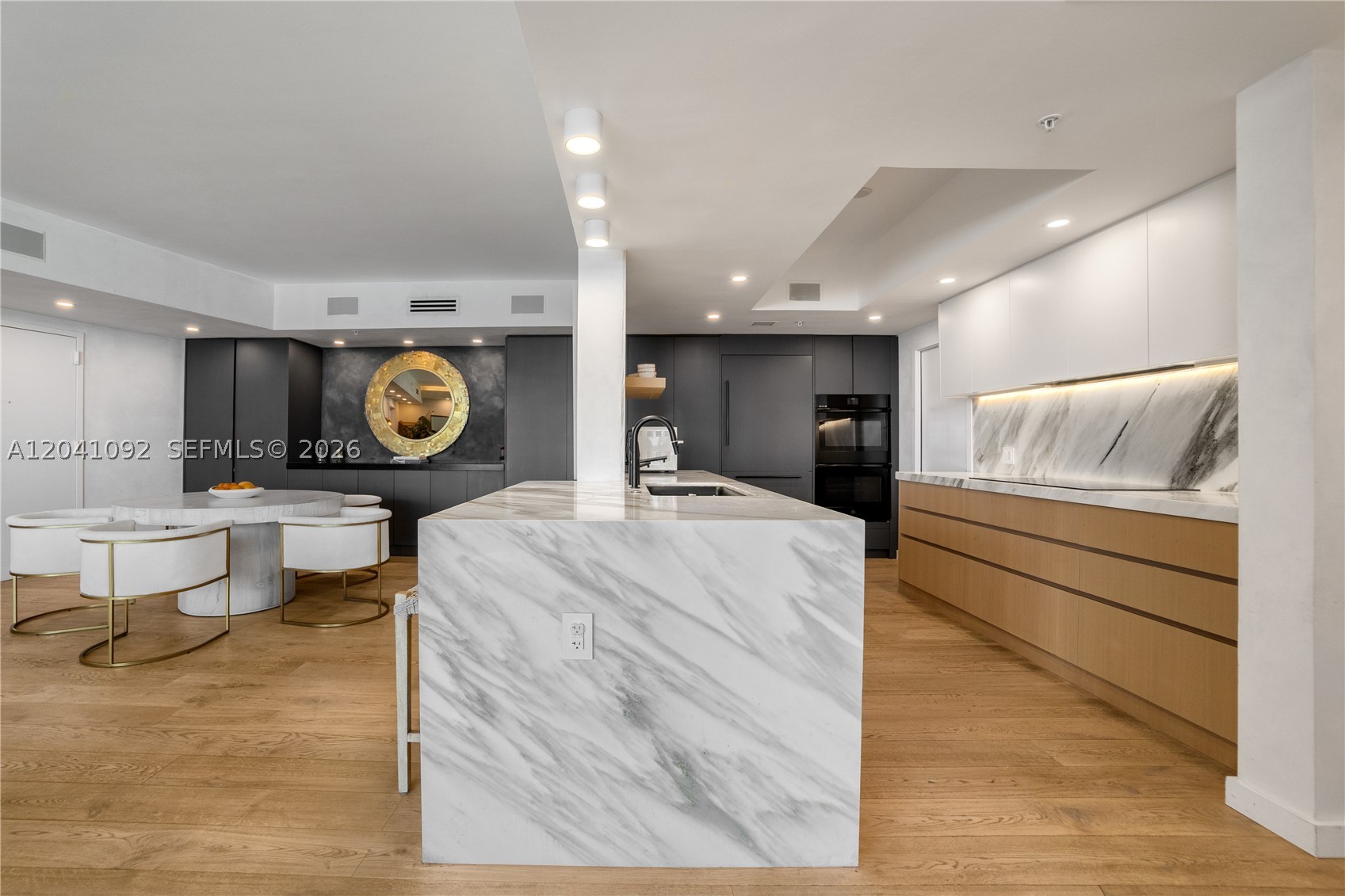 400 Alton Rd #1206, Miami Beach FL 33139