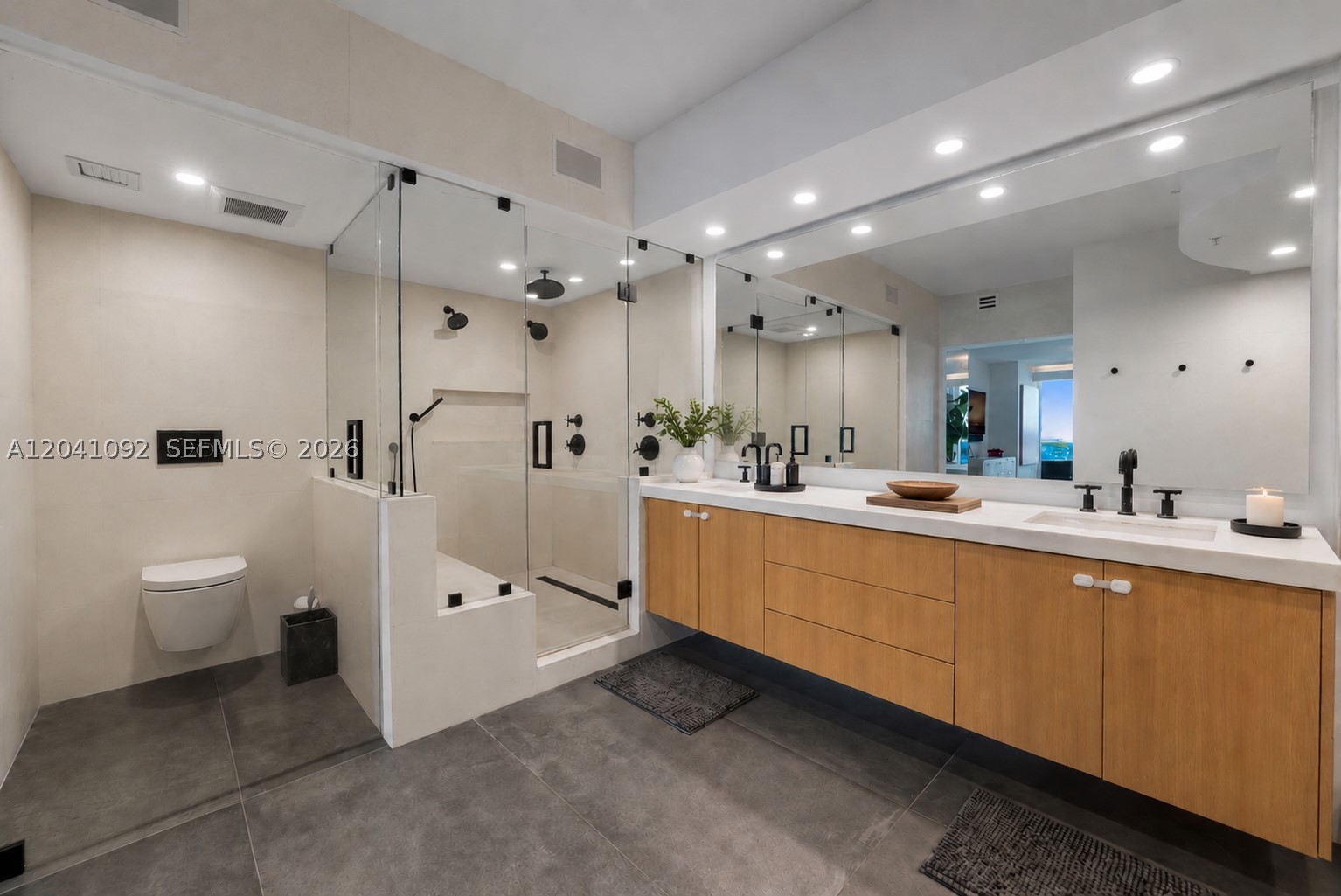 400 Alton Rd #1206, Miami Beach FL 33139