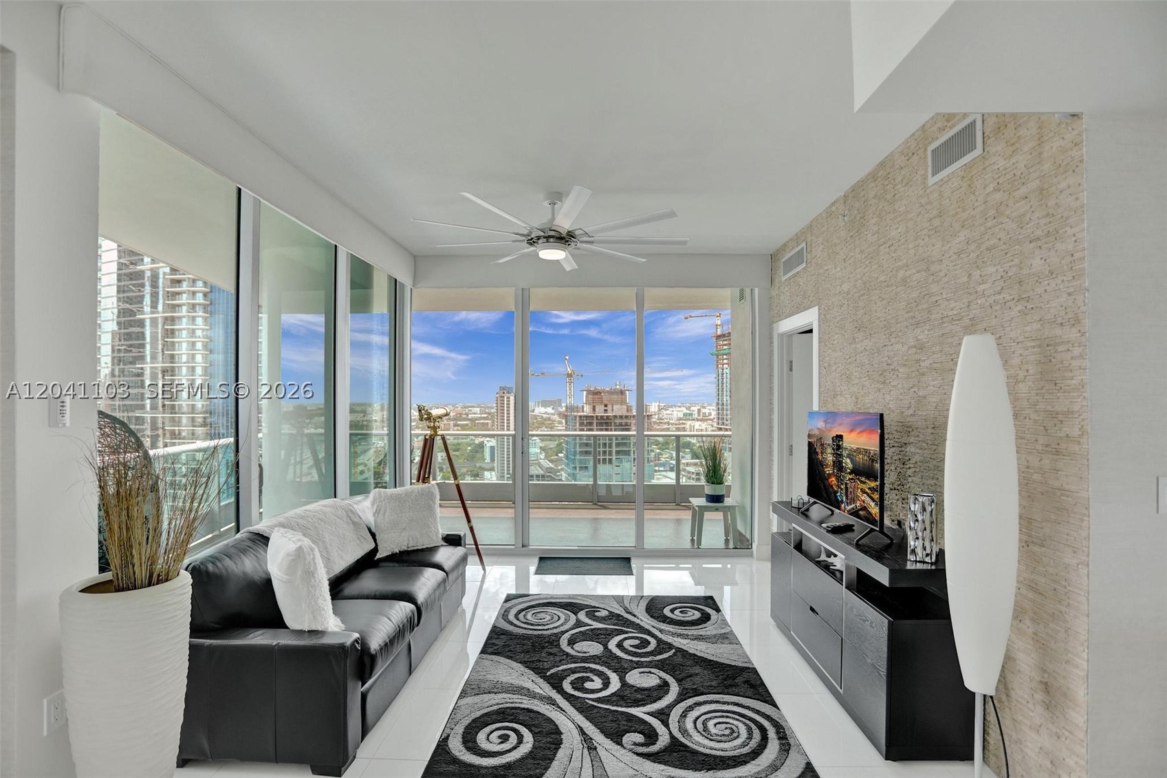 900 Biscayne Blvd #2901, Miami FL 33132