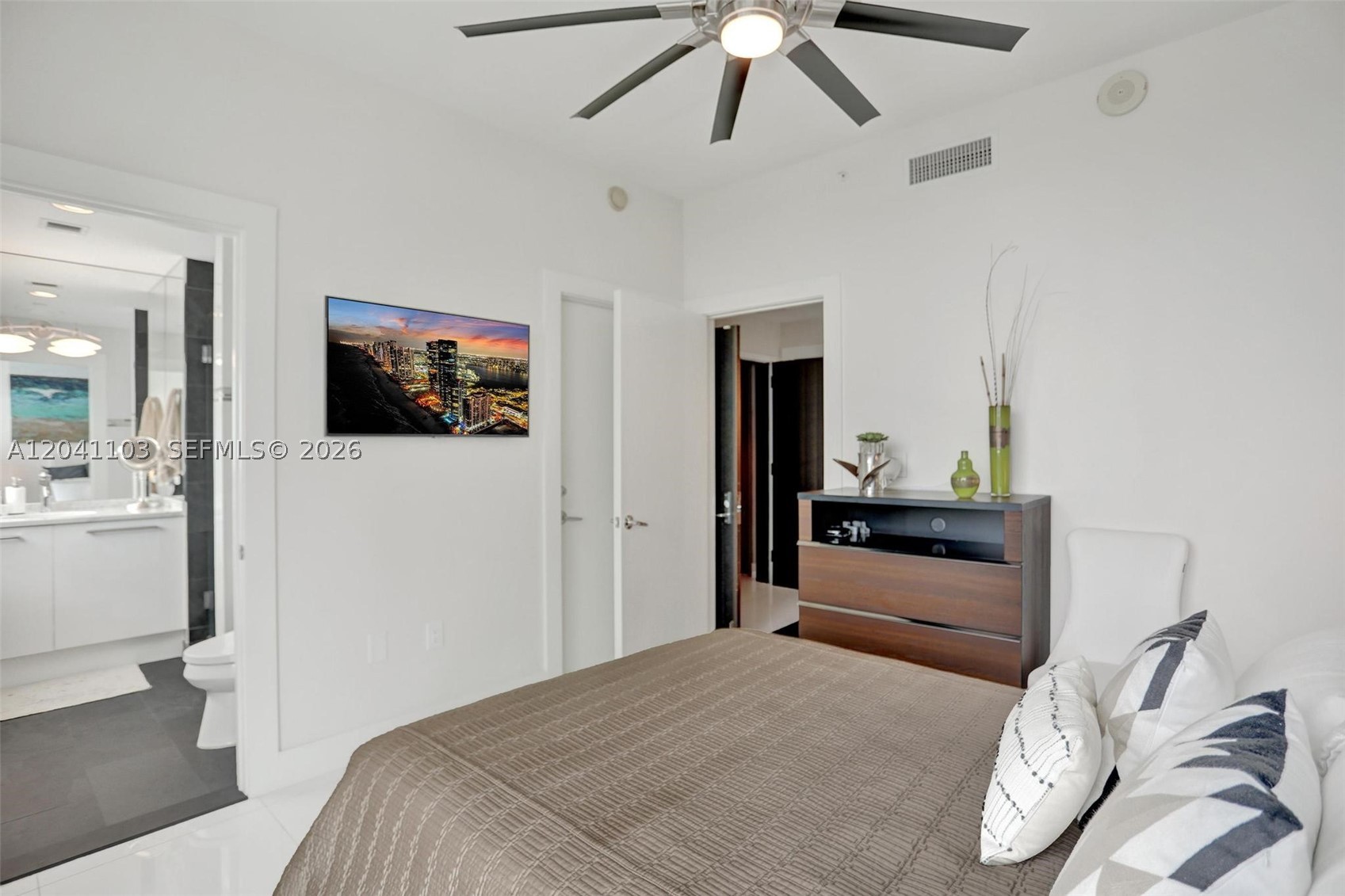 900 Biscayne Blvd #2901, Miami FL 33132