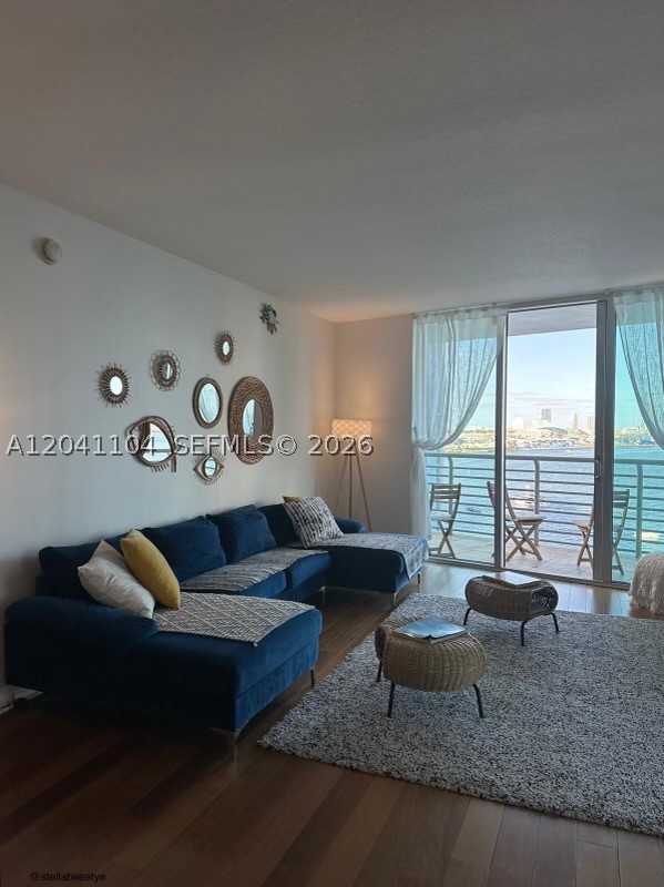 325 S Biscayne Blvd #1523, Miami FL 33131