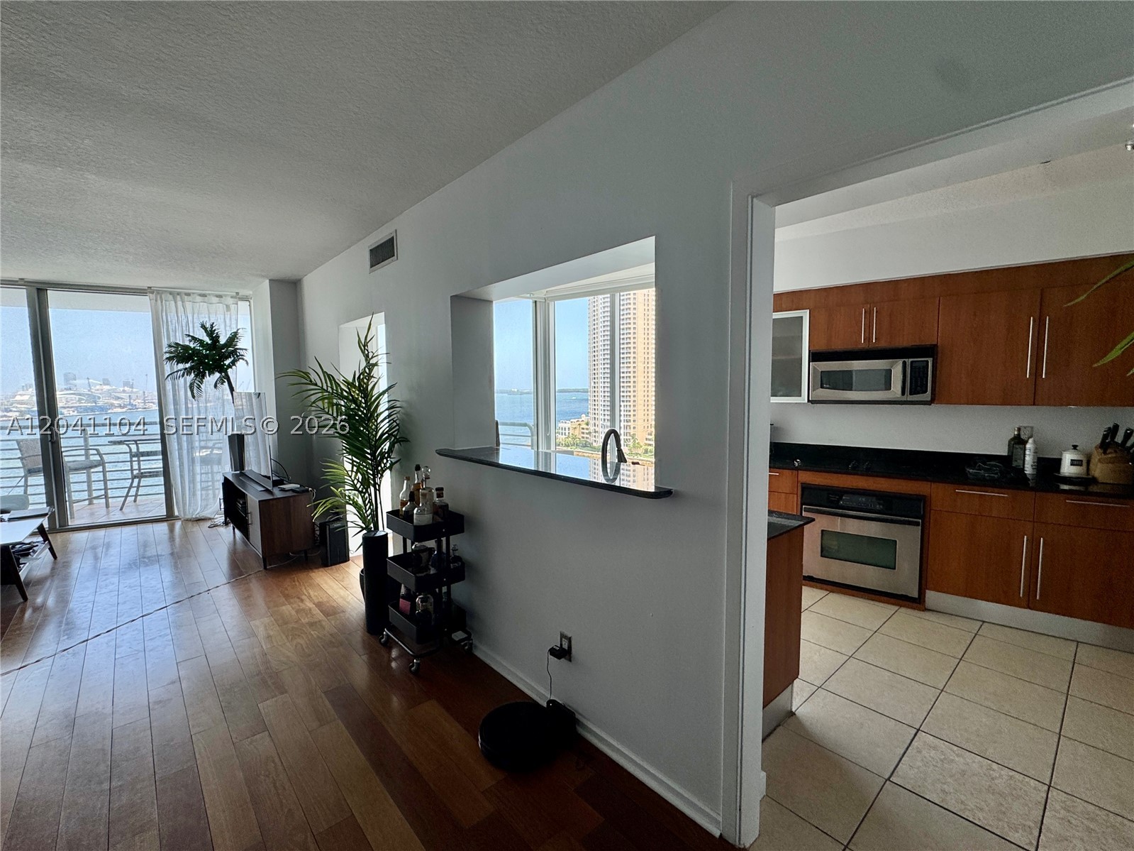 325 S Biscayne Blvd #1523, Miami FL 33131