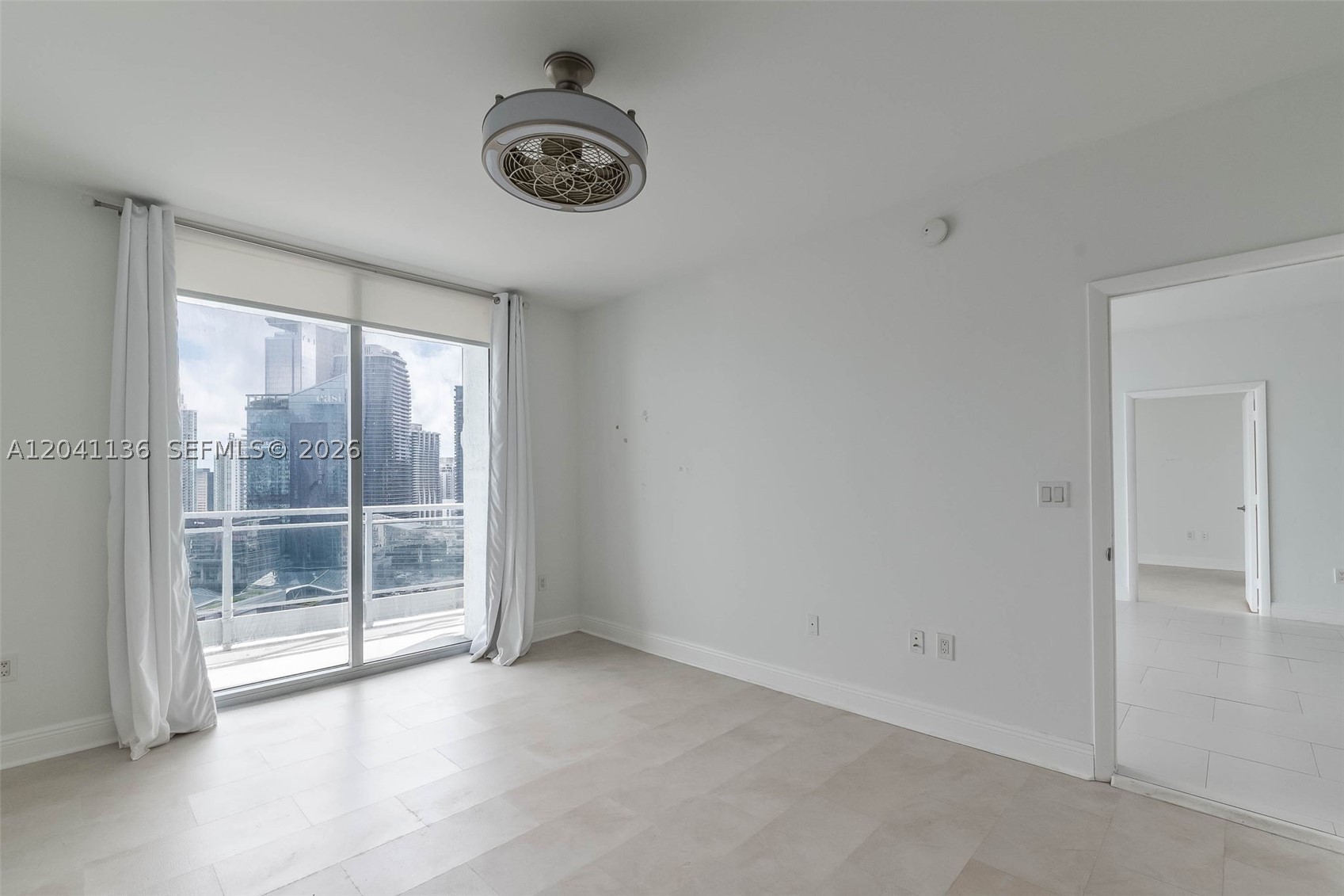 90 SW 3rd St #3211, Miami FL 33130