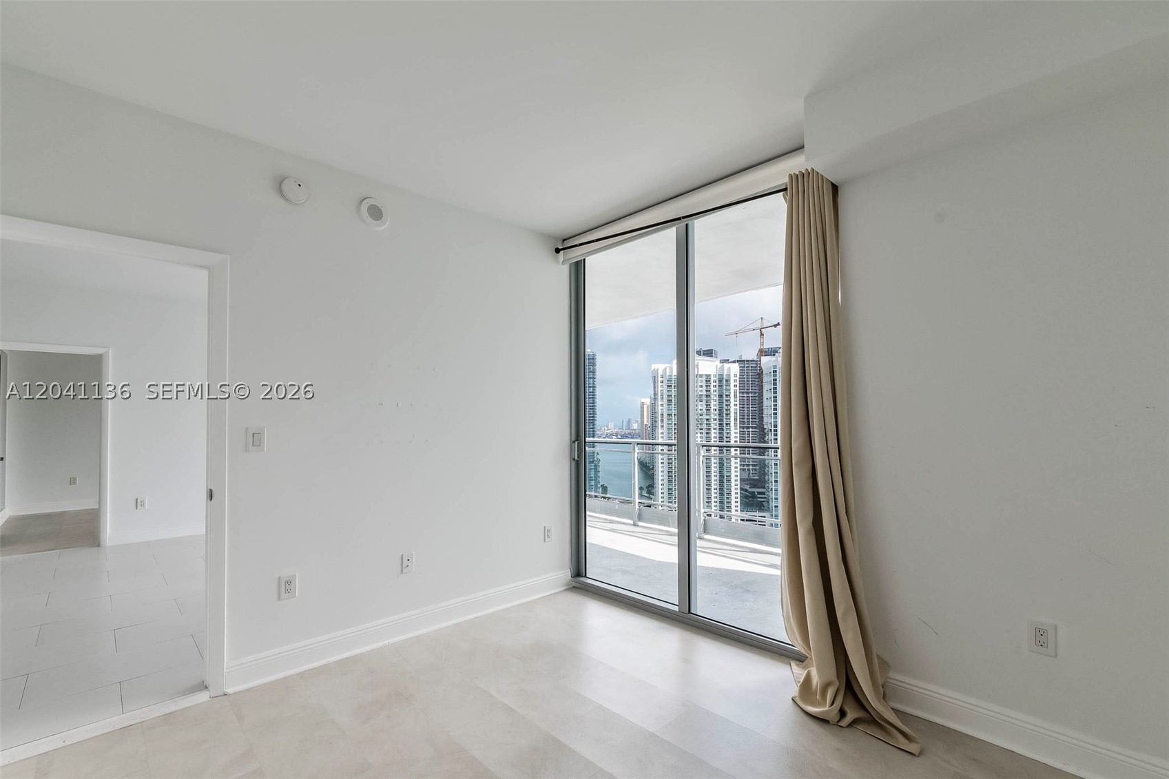90 SW 3rd St #3211, Miami FL 33130