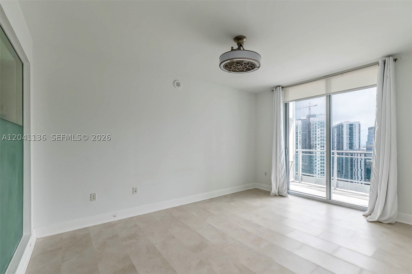 90 SW 3rd St #3211, Miami FL 33130