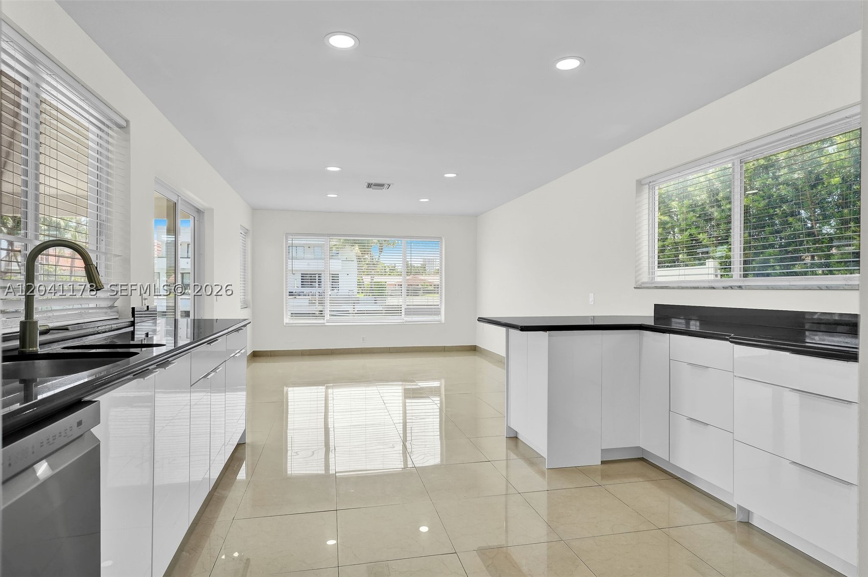 16453 NE 33rd Ave, North Miami Beach FL 33160