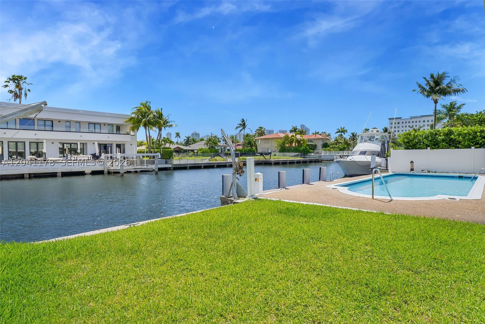 16453 NE 33rd Ave, North Miami Beach FL 33160