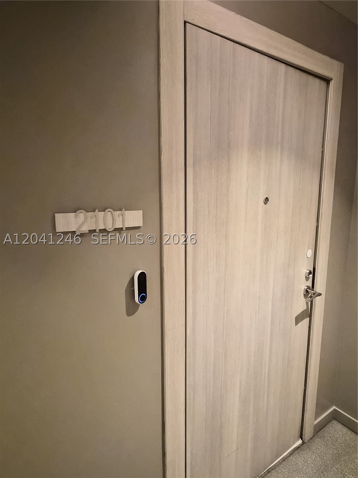 1000 Brickell Plz #2101, Miami FL 33131