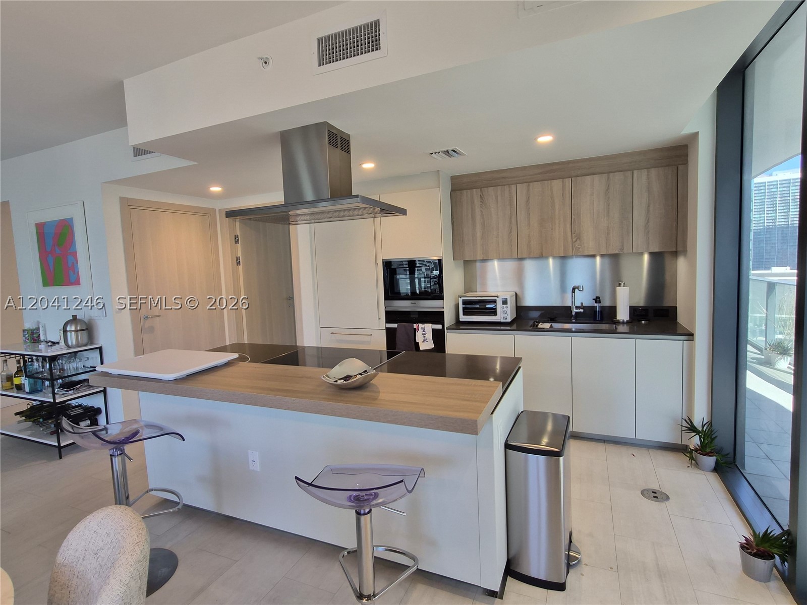 1000 Brickell Plz #2101, Miami FL 33131